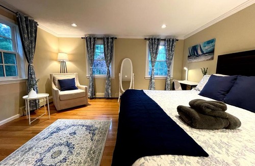 The Lanes Maison | #16 Extra Large Room with Private Bathroom