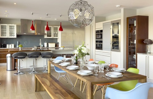 Lechlade Maison | 16 Huntsman Lake, Lakes by Yoo, 4 bed/sleeps 8 +2 kids, roof top/Spa/pool