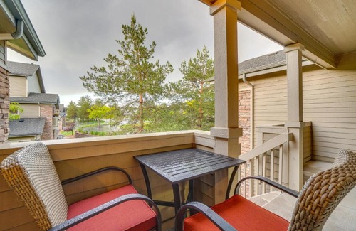 Aurora Maison | 16 Mi to DIA Townhome with Fireplace in Aurora