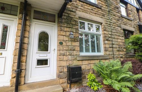 Little Hayfield Maison | 16 Oak Bank