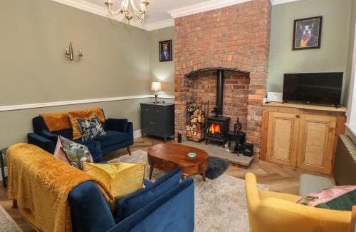 Little Hayfield Maison | 16 Oak Bank