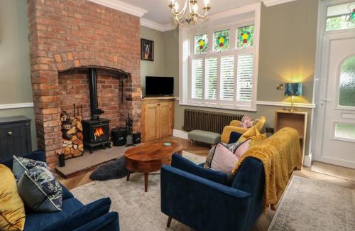 Little Hayfield Maison | 16 Oak Bank