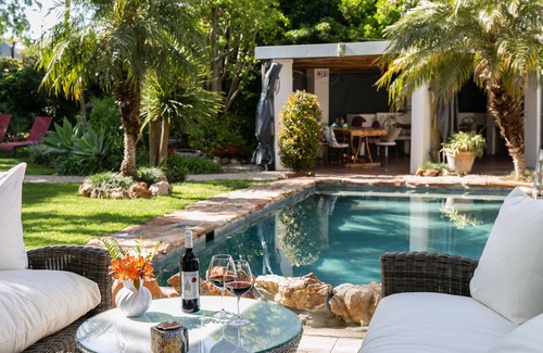 Robertson Maison | 16 White House - Country live at its best in Robertson only 160 km from Cape Town.