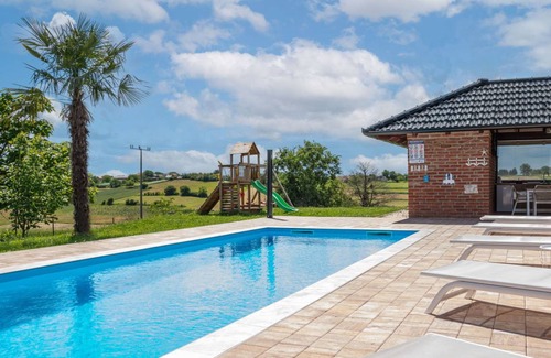 Municipality of Krizevci Autre | 160 m² Logement ∙ 3 chambres ∙ 7 personnes