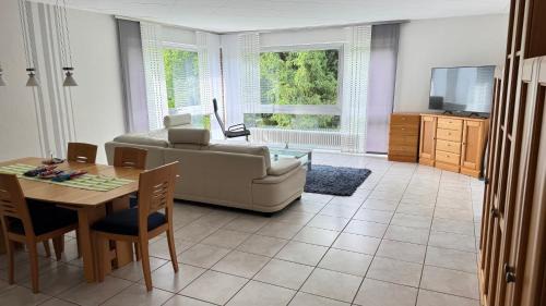 Riegelsberg Appartement | 160 qm Apartment mit Garten und Stellplatz