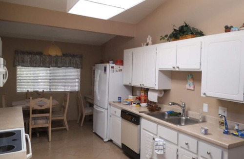Apache Junction Copropriété | 160 MAINTENANT disponible toute la saison.