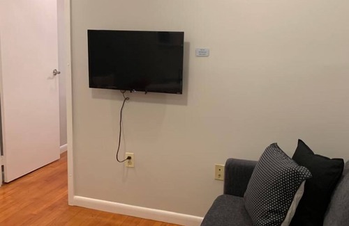 Industry Appartement | 1631 2C · Superbe 1 lit Apt./20 min à NYC-Parking Disp.