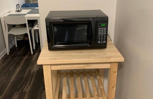 Industry Appartement | 1631 2H · Adorable 2 lits Apt / 20min à NYC-Parking Dispo.