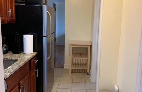 Industry Appartement | 1631 3B · Apt 2bed Apt-20 min to NYC / Parking Avail