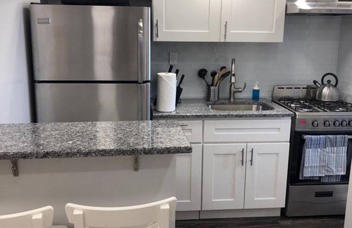 Industry Appartement | 1631 4C · 1 lit reposant Apt / 20 min à NYC-Parking disponible.