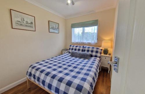 Stalham Chalet De Ski | 169 Broadside Holiday Chalet near Broads & Beaches