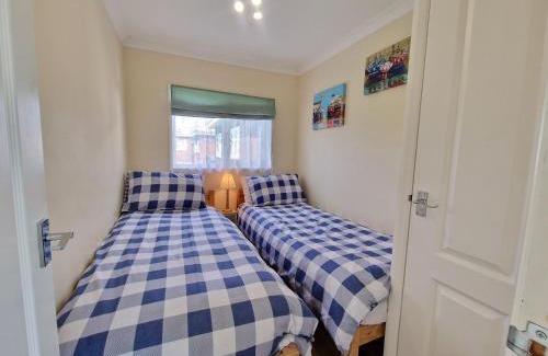 Stalham Chalet De Ski | 169 Broadside Holiday Chalet near Broads & Beaches