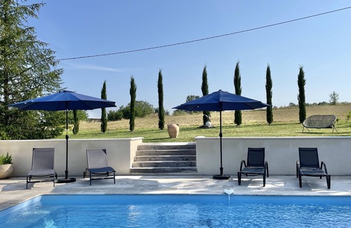 Saint-Sernin Maison | 16th Century hunting lodge with modern pool