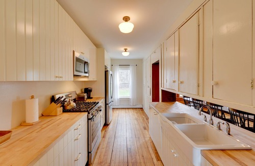 Cavendish Maison | 17-Acre Vermont Escape w/ Panoramic Mountain Views