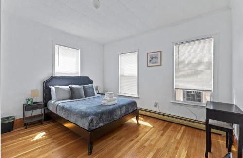 Malden Appartement | 17 Cozy&Spacious 3 bedroom home in Malden with window AC