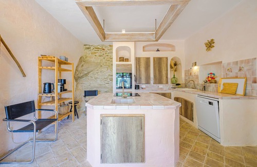 Puyloubier Maison | A 17 km d'Aix, Domaine Clément, 7ha de quiétude sur la Sainte-Victoire