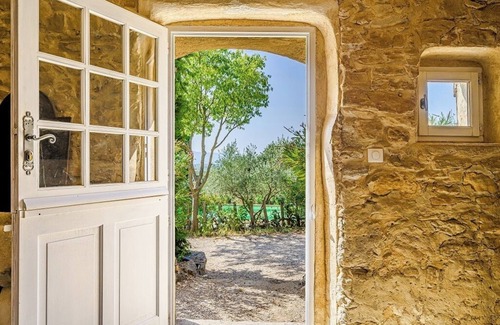 Puyloubier Maison | A 17 km d'Aix, Domaine Clément, 7ha de quiétude sur la Sainte-Victoire