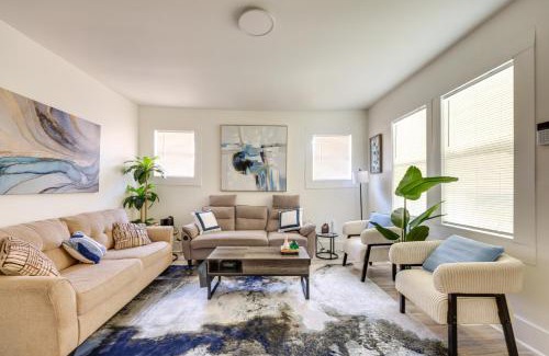 Bessemer Maison | 17 Mi to Birmingham Renovated Home with Deck