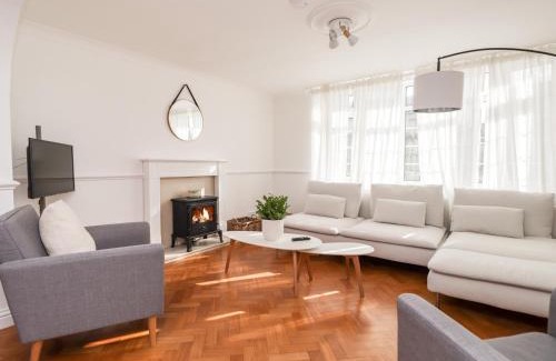 Birchington Maison | 17 St Magnus Close
