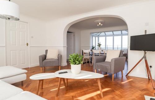 Birchington Maison | 17 St Magnus Close