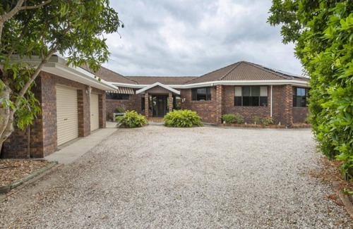 Yamba Maison | 17 The Peninsula, Yamba