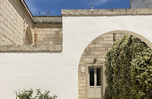 Giuggianello Villa | Antica Dimora Giardini Segreti, 1700 Salento luxury masseria with pool