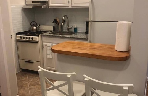 Industry Appartement | 1703 1C · Agréable 1 lit Apt-20 min à NYC / Parking Avail.
