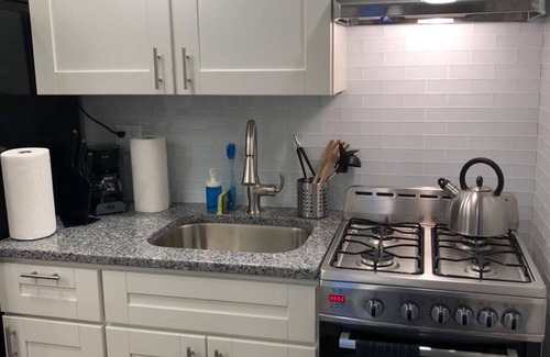 Industry Appartement | 1703 2H · Magnifique 2bed Apt / 20 min à NYC-Parking Dispo