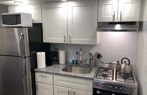 Industry Appartement | 1703 2H · Magnifique 2bed Apt / 20 min à NYC-Parking Dispo