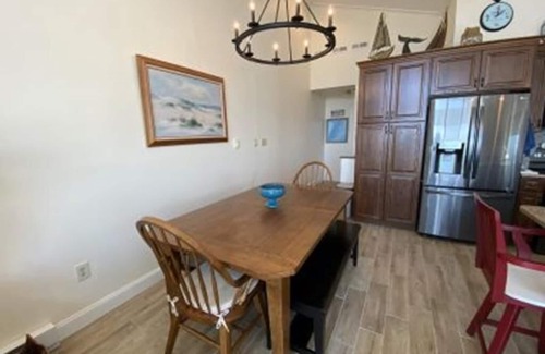 Dennisville Maison | 1708 Landis Avenue North