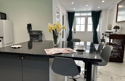 Le Dorat Maison | 1712Villacarre Holiday Gite