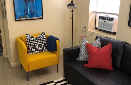 Industry Appartement | Assez pratique 1b Apt / 20 min de stationnement à New York