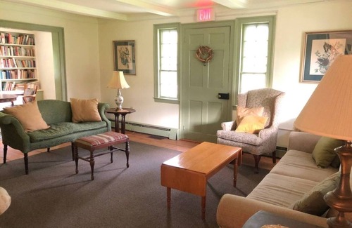 Canaan Autre | 1789 Shaker Farmhouse in Berkshires/Hudson Valley