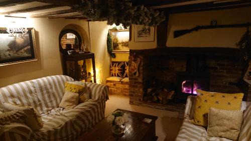 Hurley Maison | 17th Century 2-Bed Sleeps 4 Free Parking