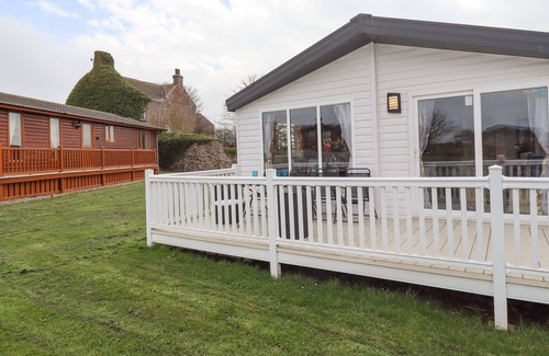 Winestead Cabine | 18 Highland Grange, ROOS