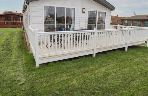 Winestead Cabine | 18 Highland Grange, ROOS