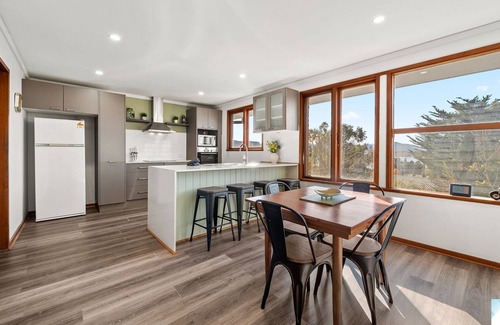 Jindabyne Maison | 18 Kurrajong St - 3BR l Pet Friendly l Central Location l Air-Con