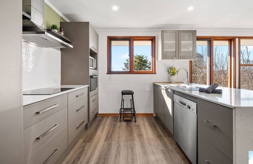 Jindabyne Maison | 18 Kurrajong St - 3BR l Pet Friendly l Central Location l Air-Con
