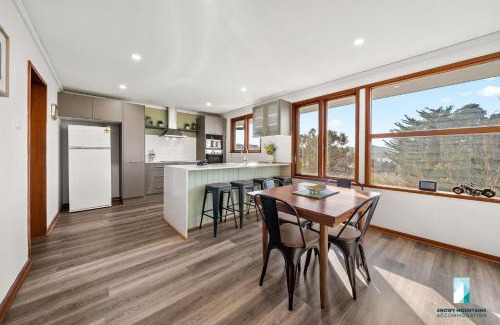 Jindabyne Maison | 18 Kurrajong St - 3BR l Pet Friendly l Central Location l Air-Con