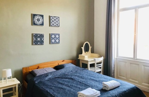 Nepszinhaz negyed Station Balnéaire | 18 m² Chambre privée ∙ 1 chambre ∙ 2 personnes