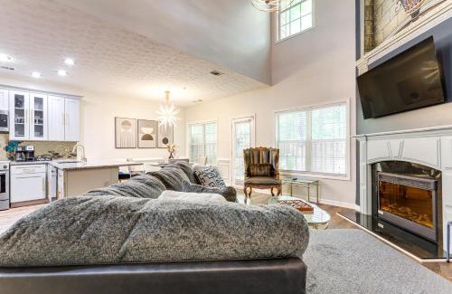 Rex Maison | 18 Mi to Atlanta Family Retreat with Patio