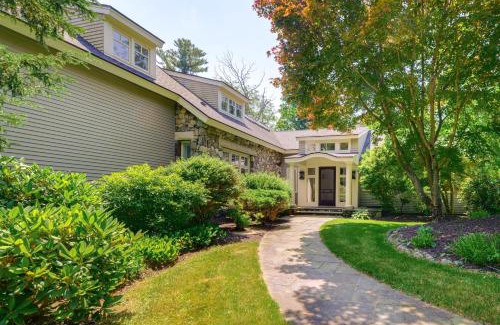 Weston Appartement | 18 Mi to Boston - Stylish Unit in Upscale Enclave!