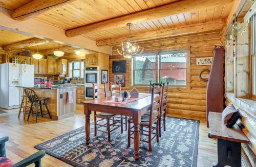 Cotopaxi Maison | 18 Mi to Royal Gorge Peaceful Mtn Cabin with Porch!