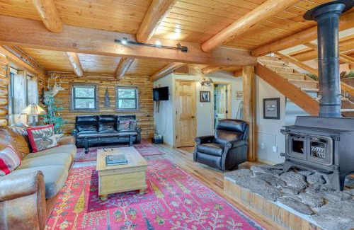 Cotopaxi Maison | 18 Mi to Royal Gorge Peaceful Mtn Cabin with Porch!