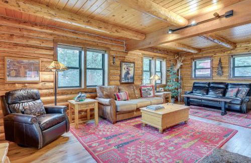 Cotopaxi Maison | 18 Mi to Royal Gorge Peaceful Mtn Cabin with Porch!