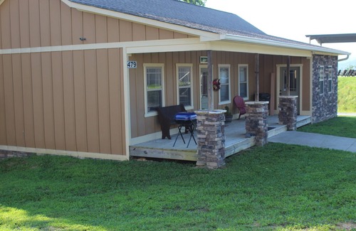 Tennga Maison | 18-Person Cabin in the Mountains of Ocoee, TN!
