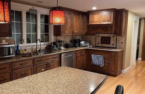 The Lanes Maison | #18 Stylish Fancy Room in Hearth Of Waltham!