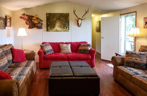 Dornsife Maison | 180-Acre Farm The Lodge in Klingerstown!