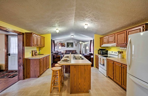 Dornsife Maison | ‘The Lodge’ Klingerstown Home sur 180 Acre Farm!