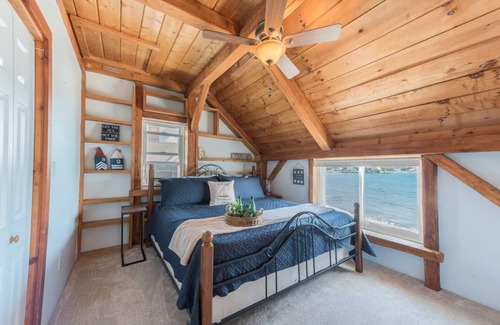 Nahant Maison | Panoramic Ocean Views and Private BEACH! Near Salem/Boston ❤️